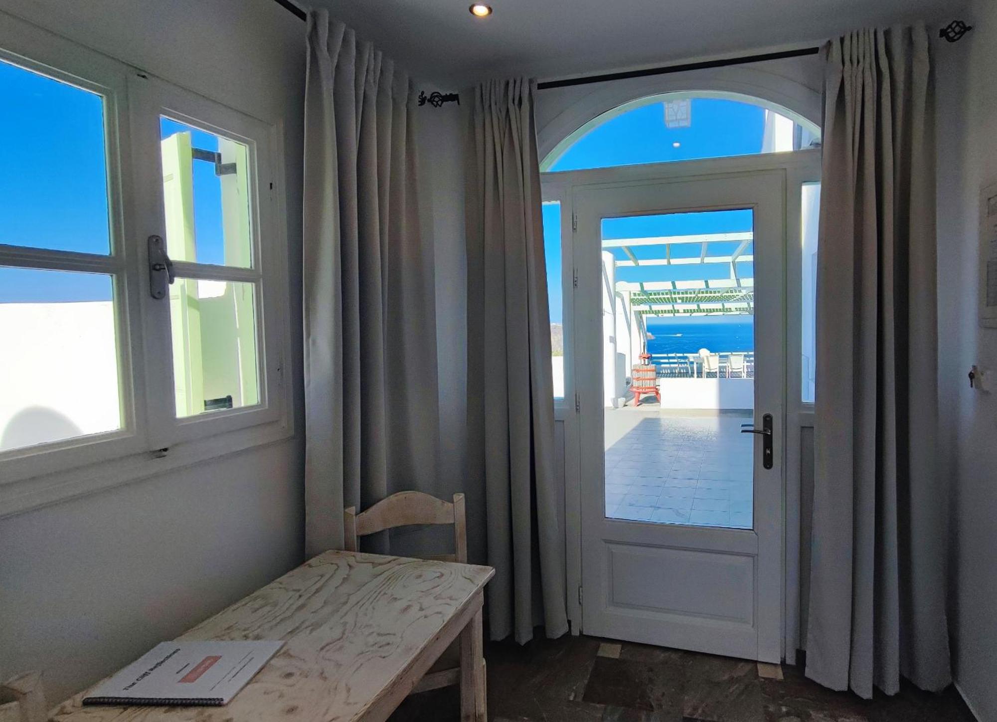 The Cliff Reflections - Adults Only Apartment Megalochori  Exterior photo