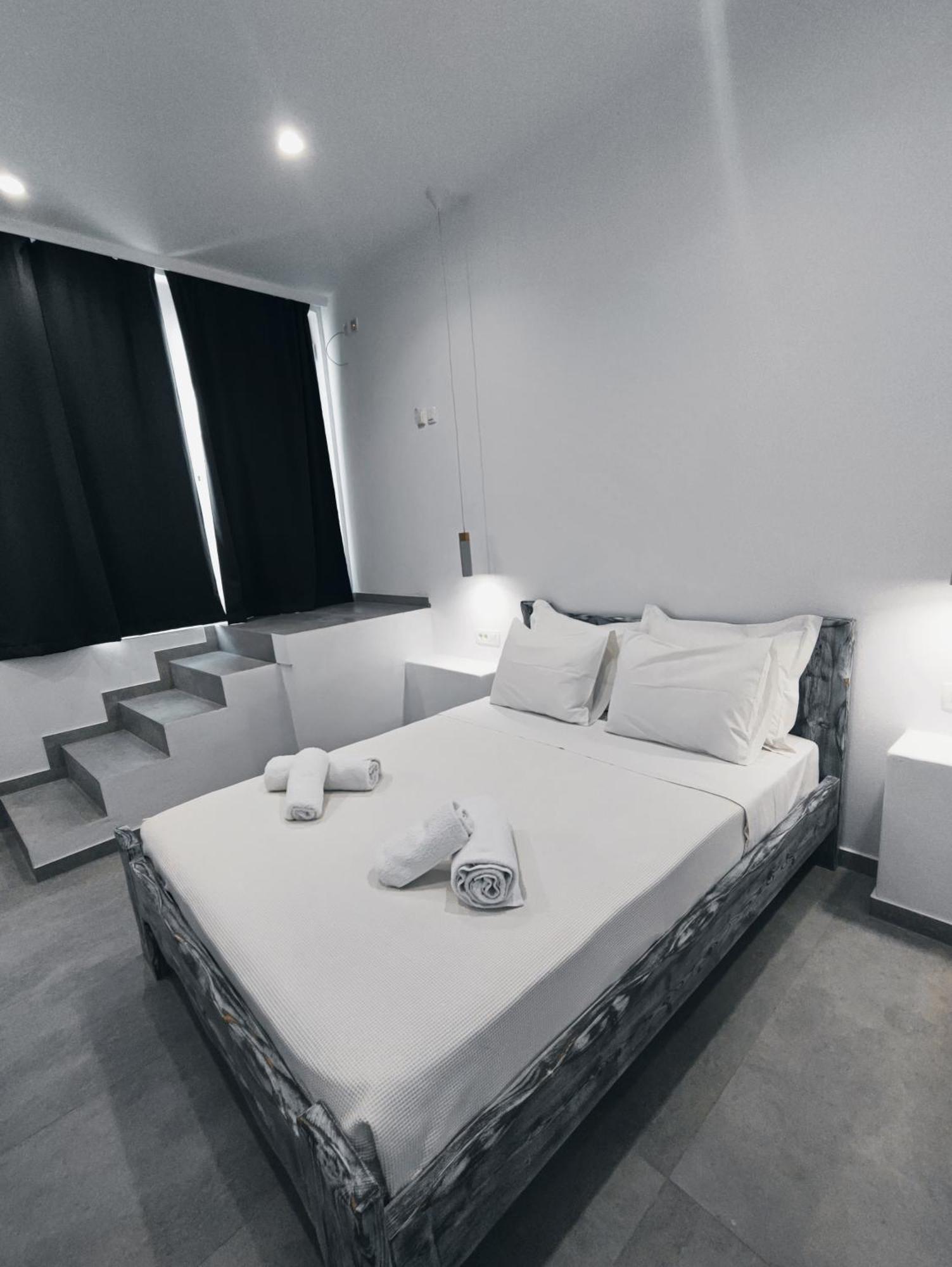 The Cliff Reflections - Adults Only Apartment Megalochori  Room photo
